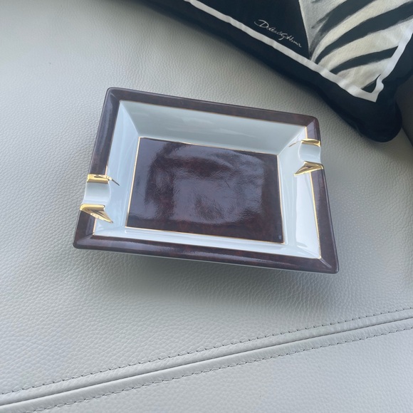 S.T Dupont Paris Elegant Brown and Gold Ashtray - Picture 13 of 13